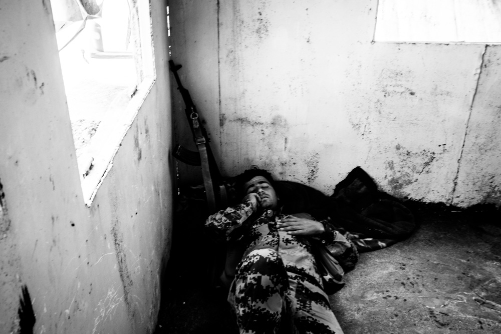 Peshmerga soldiers on the Gwer front line, southwestern Erbil, May 3, 2016. (Photo: Kurdistan24/Alexandre Afonso)